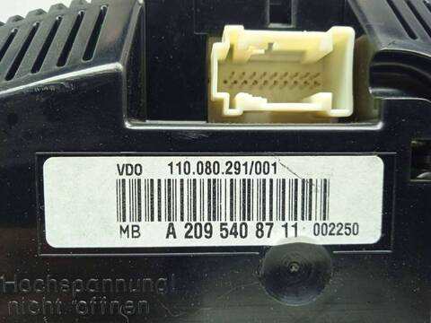 Foto 2ª: Cuadro de Instrumentos Mercedes Clase C 160 350 209.356) COUPE 272CV 200KW [M272960] (2005)