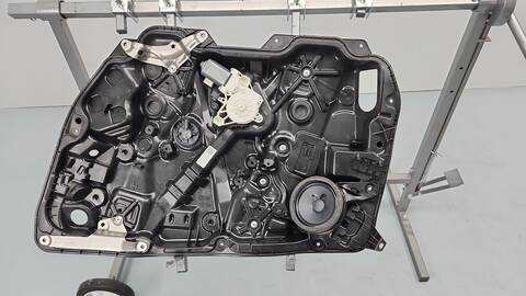 Foto 2ª: Elevalunas Eléctrico Delantero Derecho Mercedes Clase C 160 C 220 T D 206.204) 220CV 162KW FAMILIAR [254920] (2023)