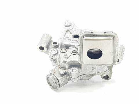 Foto 2ª: Bomba de Aceite Toyota CHR 1.8 G 72KW 16V 122CV 91KW) HIBRIDO [2ZRFXE] (2016)