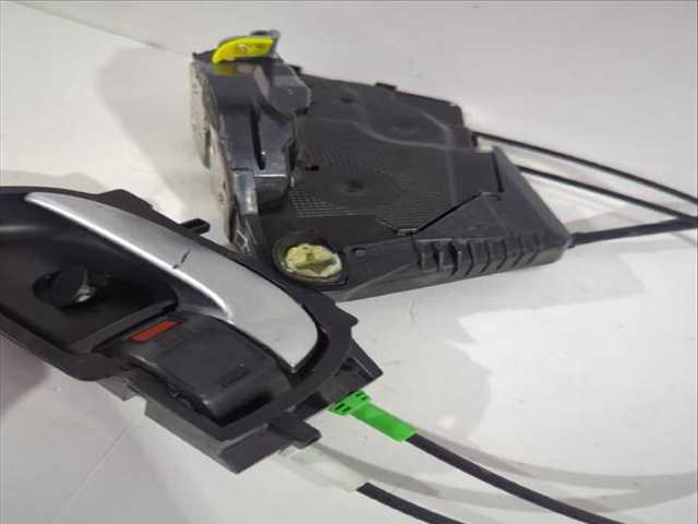 Foto 2ª: Cerradura Puerta Delantera Izquierda Toyota Yaris ACTIVE 112CV [2NRFKE] (2017)