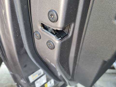 Cerradura Puerta Delantera Izquierda Renault Captur TECHNO 140CV 103KW