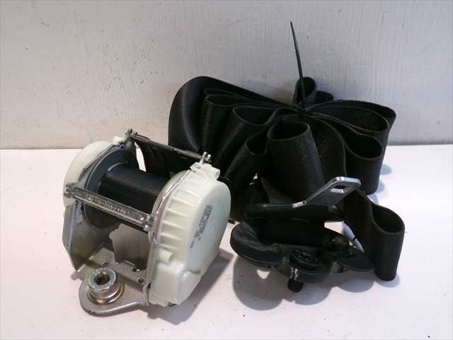 Cinturón Delantero Derecho Bmw Serie 1 120 2.0 D E82 COUPE 2007-2013