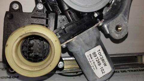 Foto 2ª: Elevalunas Manual Trasero Izquierdo Toyota Corolla 1.8 16V CAT 129CV 95KW [1ZZFE] (2006)