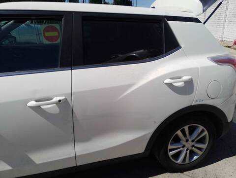 Foto 3ª: Puerta Trasera Izquierda Ssangyong Tivoli CRYSTAL 4X2 116CV 85KW [673910] (2017)