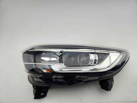 Faro Izquierdo Renault Kadjar ZEN 131CV 96KW