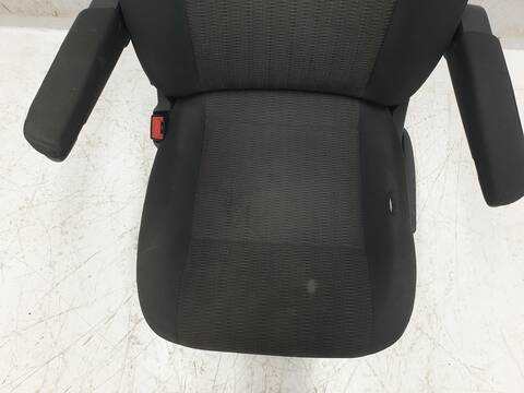 Foto 2ª: Asiento Delantero Izquierdo Volkswagen Caravelle T6 TRENDLINE (2015)