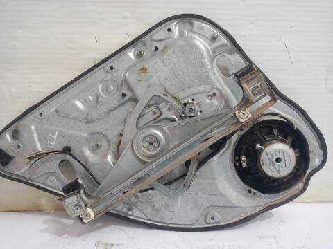 Foto 3ª: Elevalunas Manual Trasero Derecho Ford Focus BUSINESS 90CV (2007)