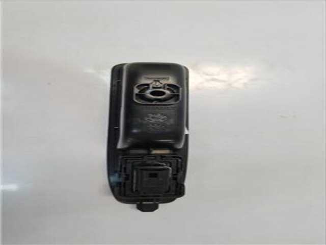 Foto 3ª: Botonera Elevalunas Renault Clio TCE 90 B7MT) 91CV 67KW [H4D 450,H4D 470] (2021)