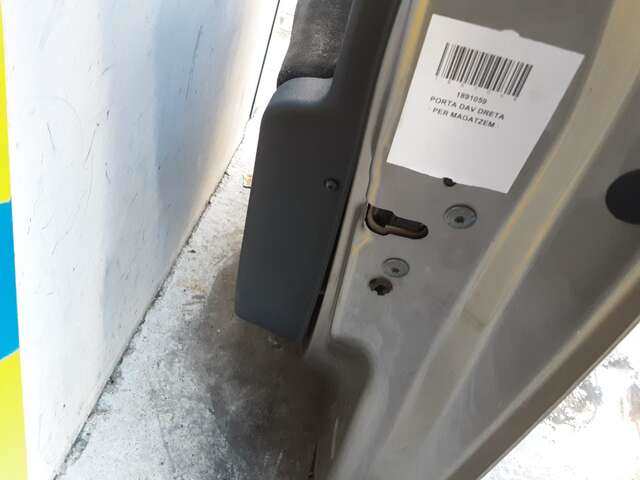Foto 2ª: Puerta Delantera Derecha Citroen C3 1.6 16V120CV PICASSO [5FS] (2012)