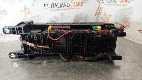 Foto 3ª: Caja Reles Fusibles Mercedes Vito 109/111 CDI LANG 447.703) 114CV 84KW [622951] (2015)