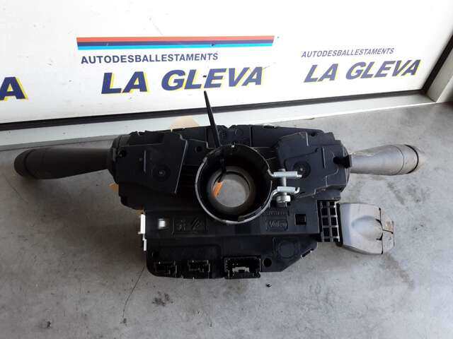 Foto 3ª: Mando Luces Peugeot 2008 2008 STYLE 1199 CC 1.2 LTR) 110CV/81KW HNZ EB2DT [HN01] (2016)