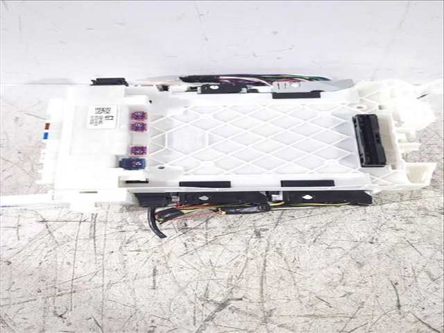 Foto 2ª: Caja Reles Fusibles Toyota Yaris 1.5 HYBRID MXPH11) 92CV [M15A-FXE] (2020)