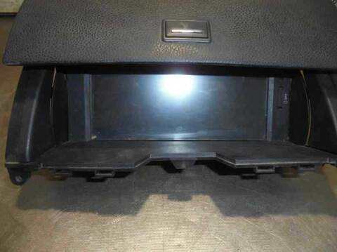 Foto 4ª: Pantalla Multifuncion Mercedes Clase C 160 C 180 CGI BLUEEFFICIENCY 204.049) BERLINA 156CV 115KW [271952] (2008)