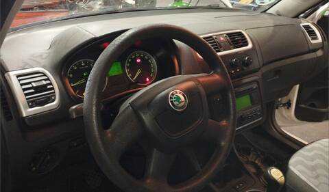 Foto 1ª: Salpicadero Skoda Fabia 1.2 60CV 44KW [CHF] (2010)