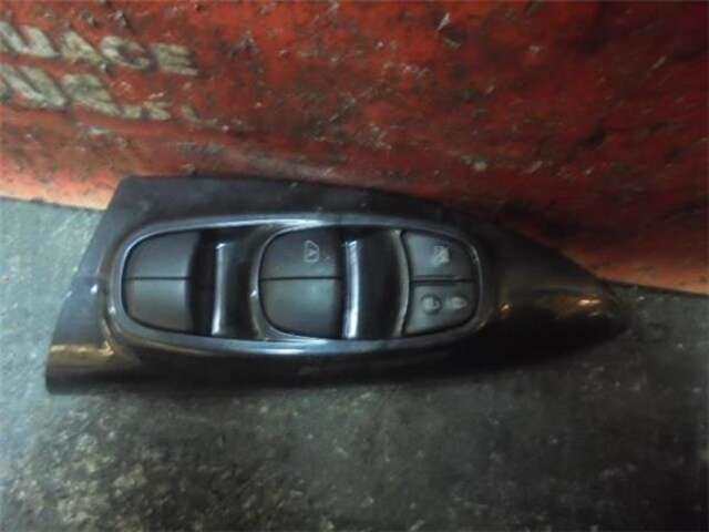 Foto 3ª: Botonera Elevalunas Nissan Juke 1.6 ACENTA [1.6 LTR. - 86 KW 16V CAT] [HR 16 DE]