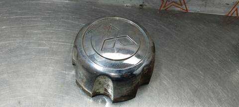 Foto 2ª: Tapacubos Mitsubishi Montero 2800 TD GLS 5-PTAS.) 125CV 92KW [4M40T] (1998)