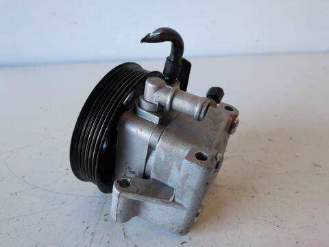 Foto 3ª: Bomba de Direccion Ford Focus HWDA BERLINA (2005)