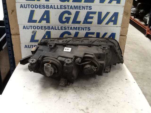 Foto 2ª: Faro Izquierdo Bmw Serie 3 320 2.0 D E46) (2002)