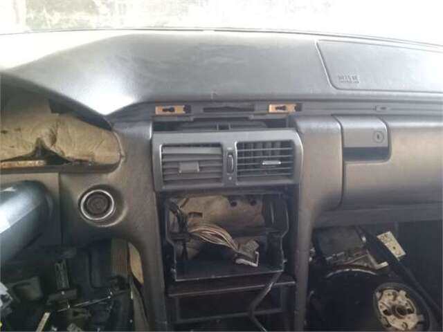 Foto 3ª: Salpicadero Mercedes Clase E 180 2.9 290 TURBODIESEL (210.017) [2.9 LTR. - 95 KW TURBODIESEL CAT] [OM 602.982]