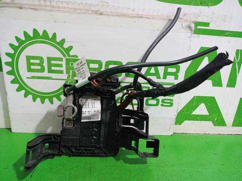 Foto 3ª: Caja Reles Fusibles Seat Ibiza EMOCION 60CV 44KW [CGPB] (2010)