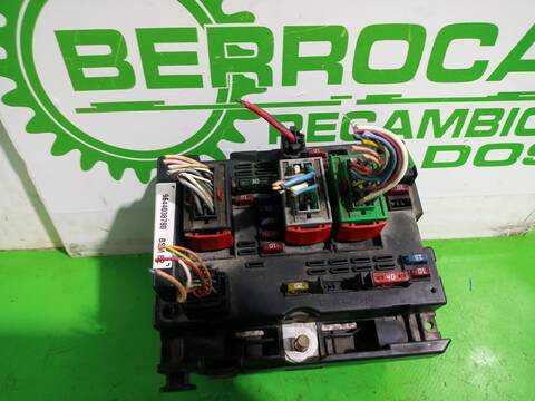 Foto 3ª: Caja Reles Fusibles Peugeot 307 XN 109CV 80KW [NFUTU5JP4] (2001)