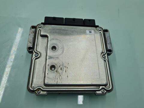 Foto 3ª: Centralita Motor ECU Renault Captur DYNAMIQUE 90CV 66KW [K9K608] (2014)