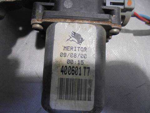Foto 4ª: Elevalunas Manual Trasero Izquierdo Nissan Almera BASICO 114CV 84KW [QG18] (2000)