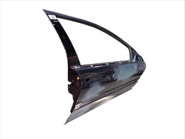 Foto 3ª: Puerta Delantera Derecha Mercedes Clase C 160 C 220 CDI 203.008) (2000)