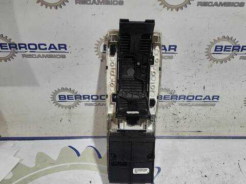 Foto 2ª: Mando Multifuncion Land Rover Range 3.6 TD V8 272CV [368DT] (2005)