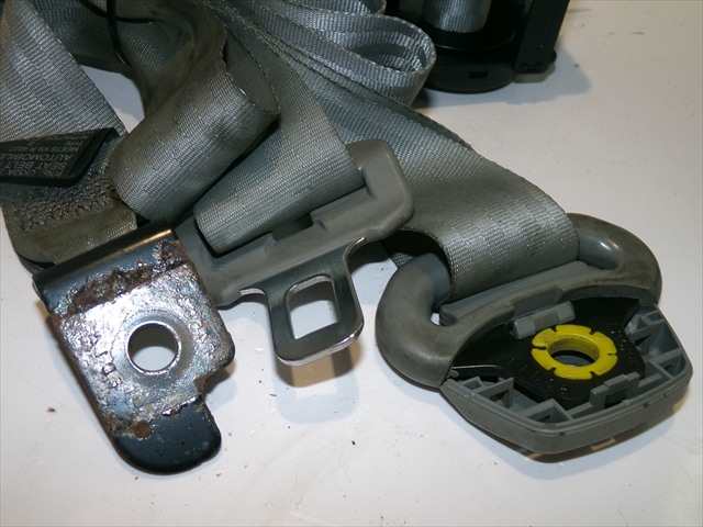 Foto 4ª: Cinturón Trasero Derecho Kia Carnival 2.9 CRDI 2001-2006 [J3] (2004)