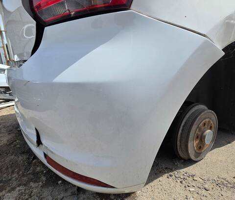 Foto 2ª: Paragolpes Trasero Volkswagen Polo ADVANCE 90CV 66KW (2011)