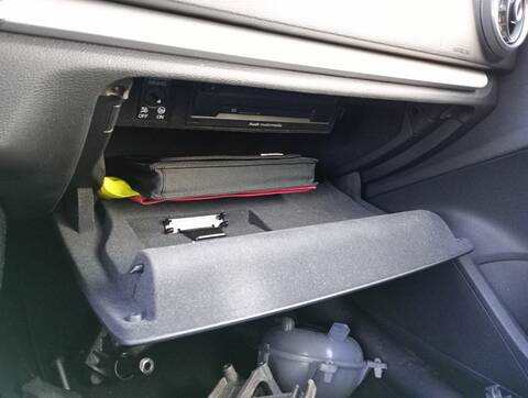 Guantera Audi A3 ATTRACTION 105CV 77KW