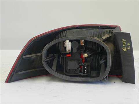 Foto 2ª: Piloto Trasero Derecho Renault Laguna 1.9 DCI BG0G) 120CV 88KW [F9Q 670] (2004)