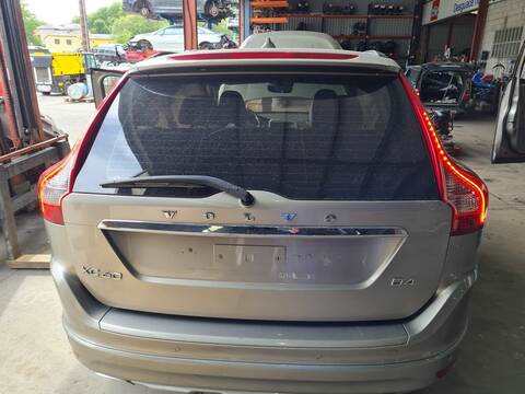 Portón Volvo XC 60 MOMENTUM 2WD 181CV 133KW