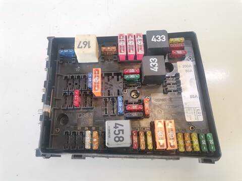 Foto 3ª: Caja Reles Fusibles Volkswagen Golf IGOLF 1.6 102CV (2003)