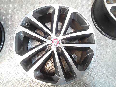 Foto 3ª: Juego LLantas Jaguar F Pace 2.0 TD4 AWD 180CV 132KW X761) [204DTD] (2019)