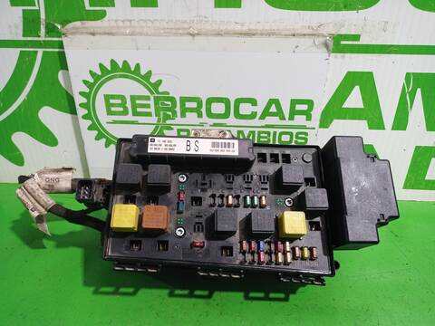 Foto 2ª: Caja Reles Fusibles Opel Astra ELEGANCE BERLINA 101CV 74KW [Z17DTH] (2004)