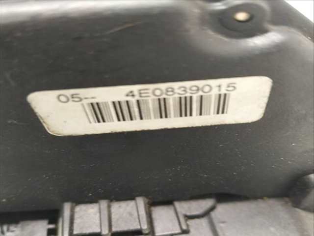 Foto 2ª: Cerradura Puerta Trasera Izquierda Audi A8 4.0 TDI QUATTRO 275CV (2002)