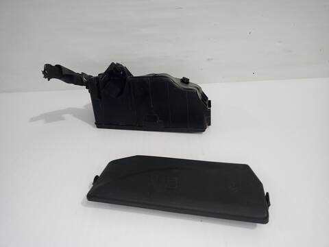 Foto 2ª: Caja Reles Fusibles Seat Arona XPERIENCE PLUS 110CV 81KW [DLAA] (2021)