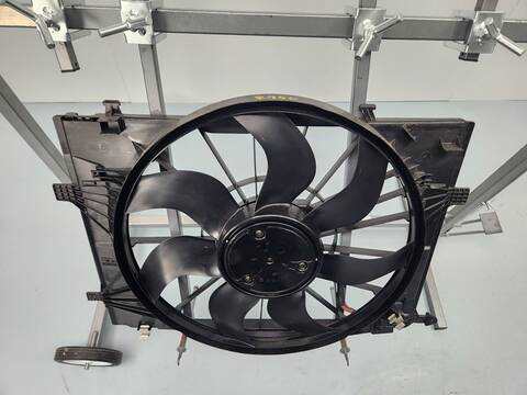 Foto 1ª: Electroventilador Mercedes Clase C 160 C 350 T E 205.247) 279CV FAMILIAR [274920] (2015)