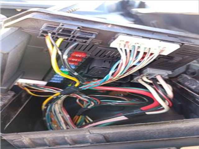 Foto 2ª: Caja Reles Fusibles Nissan Qashqai 2.0 DCI 150CV 110KW [M1D,M9R] (2010)