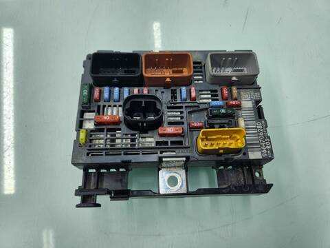 Caja Reles Fusibles Peugeot Partner OUTDOOR 92CV 68KW