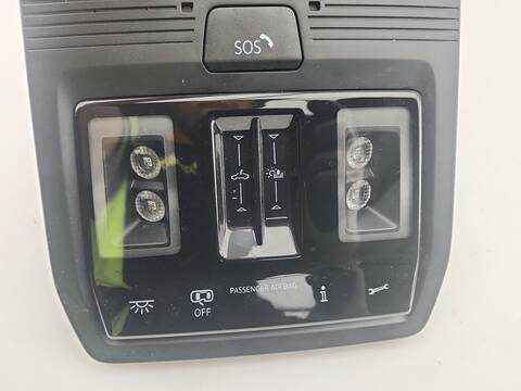 Foto 3ª: Luz Interior Volkswagen Tiguan 2.0 TSI 4MOTION 204CV 150KW [DNNE] (2025)
