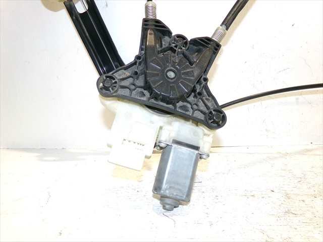 Foto 2ª: Elevalunas Eléctrico Delantero Derecho Skoda Spaceback 1.4 TDI 2013-2019 [CUS] (2016)