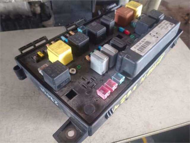 Caja Reles Fusibles Opel Astra 1.9 CDTI
