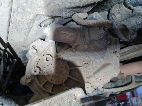 Foto 3ª: Caja Transfer Ford Ranger DOBLE CABINA WILDTRACK 4X4 4P) 213CV [YN2X] (2020)