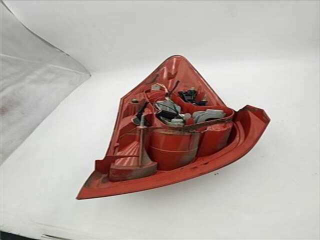 Foto 3ª: Piloto Trasero Derecho Toyota Auris 1.6 LUNA [1.6 LTR. - 90 KW 16V CAT] [1ZR]