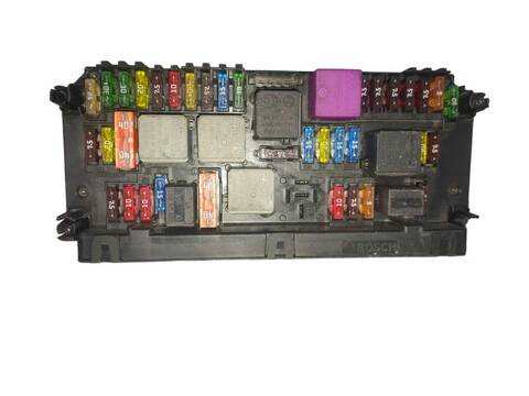 Foto 3ª: Caja Reles Fusibles Mercedes Clase C 160 C 220 CDI 204.002) (2007)