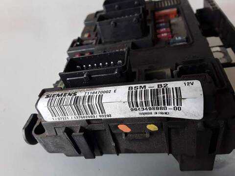 Foto 3ª: Caja Reles Fusibles Peugeot Partner COMBISPACE 1.9 DIESEL 69CV (2005)
