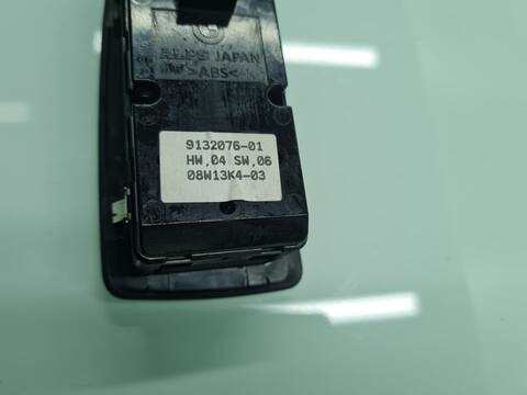 Foto 2ª: Botonera Elevalunas Bmw Serie 1 114 118D BERLINA 143CV 105KW [N47D20A] (2008)